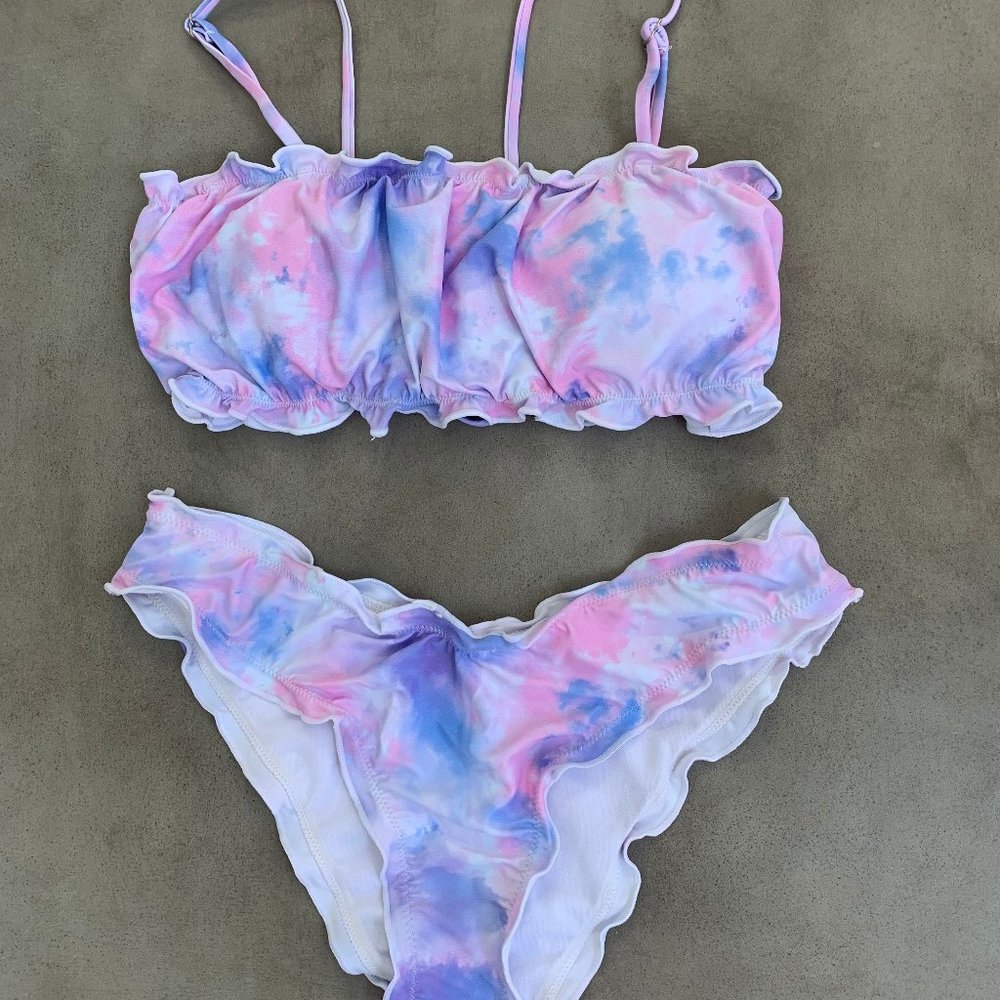 Bikini with ruched back bottoms